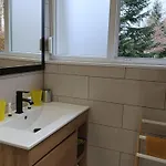 Renovee Avec Jacuzzi Et Espaces De Detente - Fr-1-589-833 *