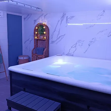 Renovee Avec Jacuzzi Et Espaces De Detente - Fr-1-589-833 度假居 *
