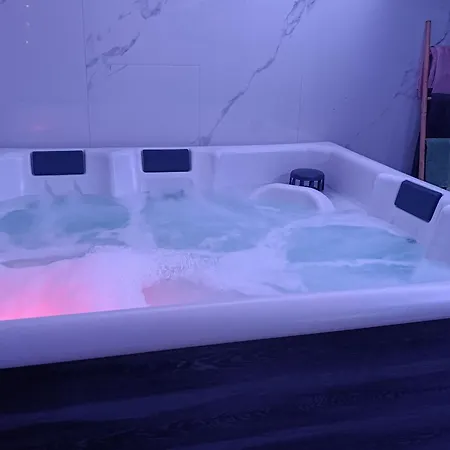 Renovee Avec Jacuzzi Et Espaces De Detente - Fr-1-589-833 度假居 Fraize